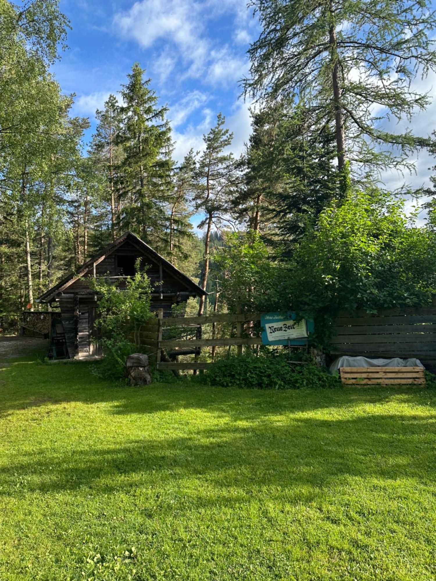 Ferienhaus Im Wald Edelschrott Exteriör bild
